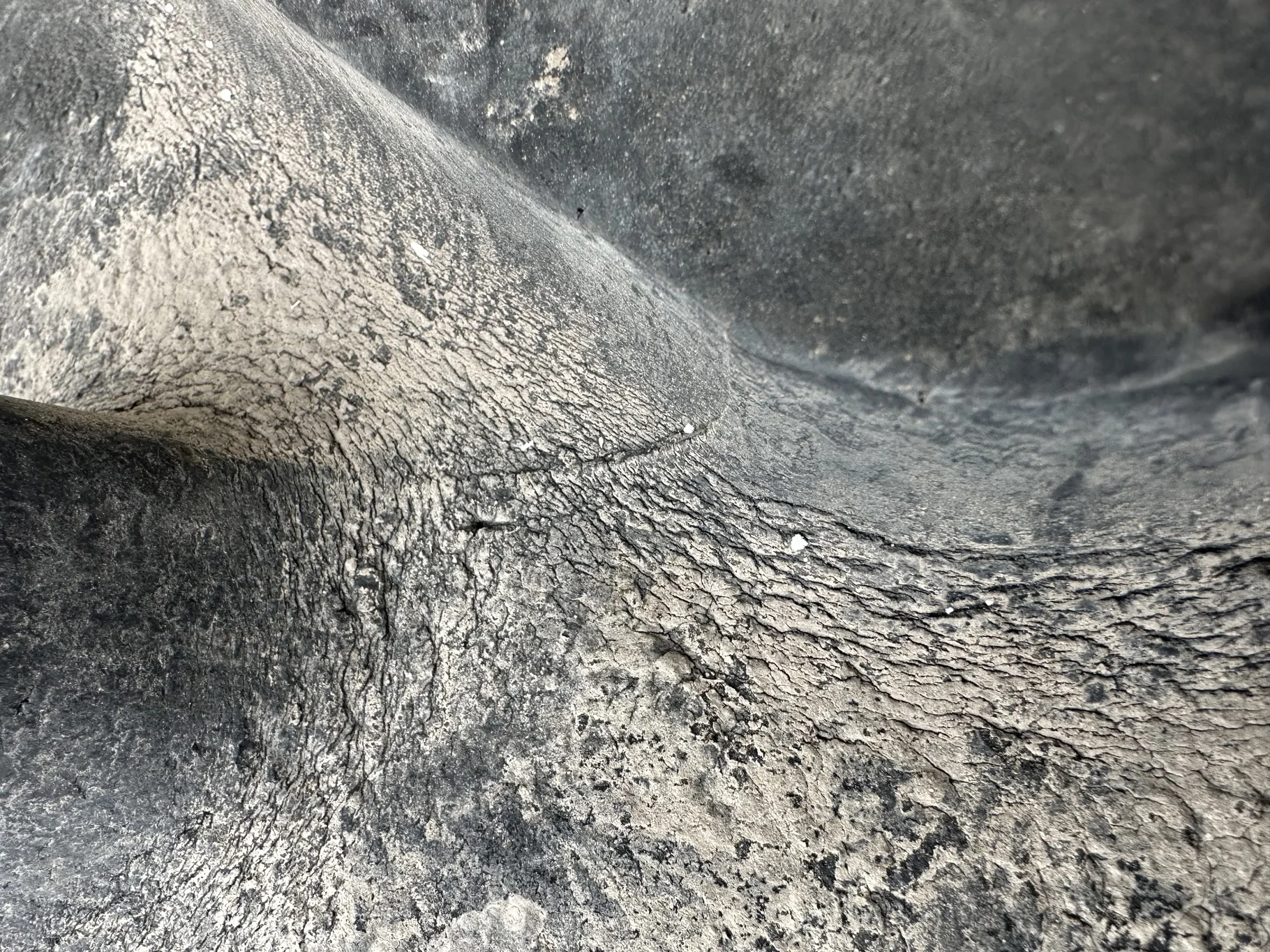 Used 480/70R34 Michelin OmniBib R1W 143D TL 70% (Weathering/Cuts/Stubble) image 4
