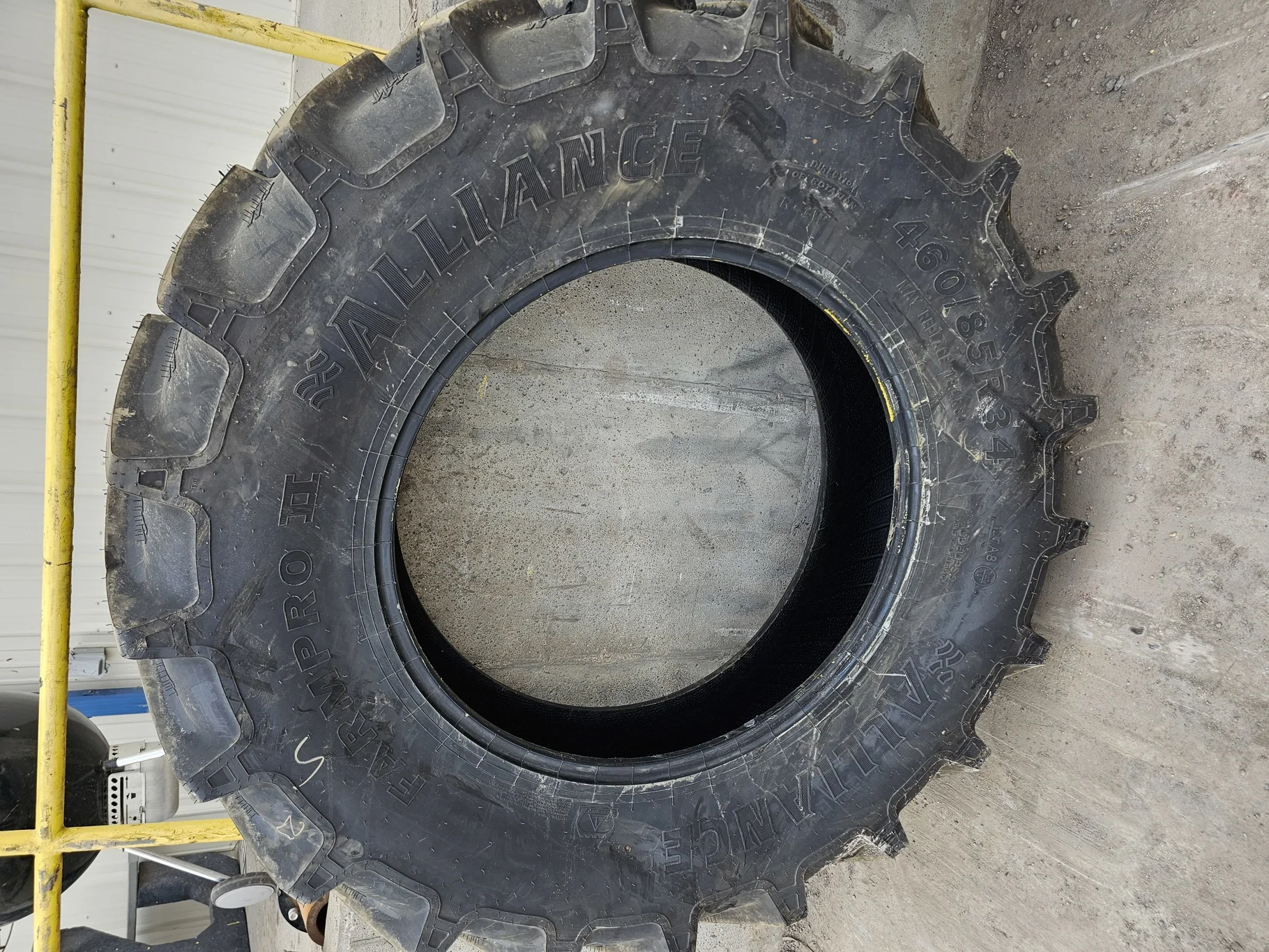 Take-Off 460/85R34 (18.4R34) Alliance Farm Pro 2 147A8/147B TL image 2
