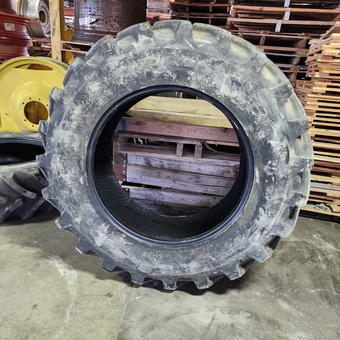 Used 420/85R34 147D Firestone Maxi Traction TL R-1W 90-95%
