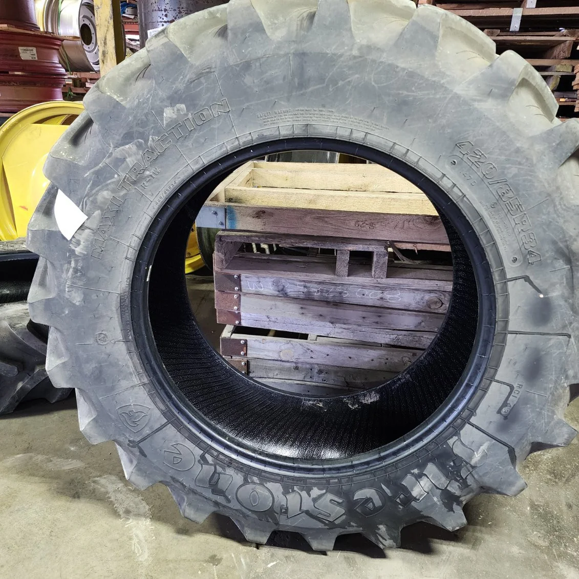 Used 420/85R34 147D Firestone Maxi Traction TL R-1W 90-95% image 4