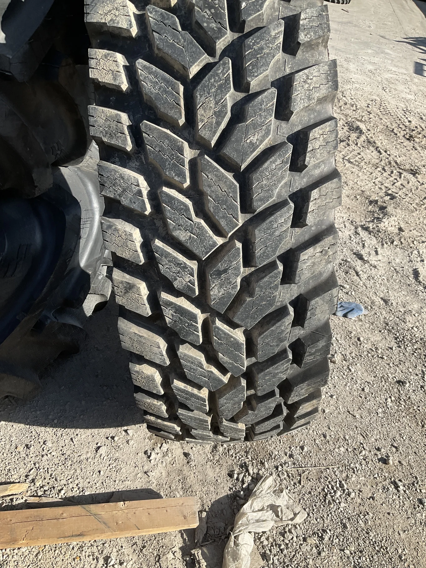 Used 480/80R34 164A8 Nokian Hankkapelitta TL R-3 90-95% image 2