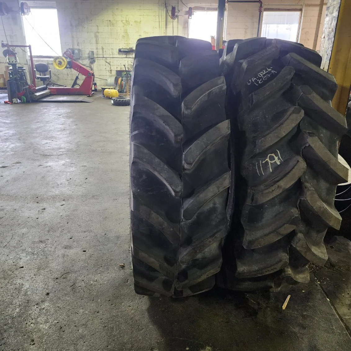 Take-Off 420/90R30 145D Firestone MaxiTraction TL R-1W 95-100% image 4