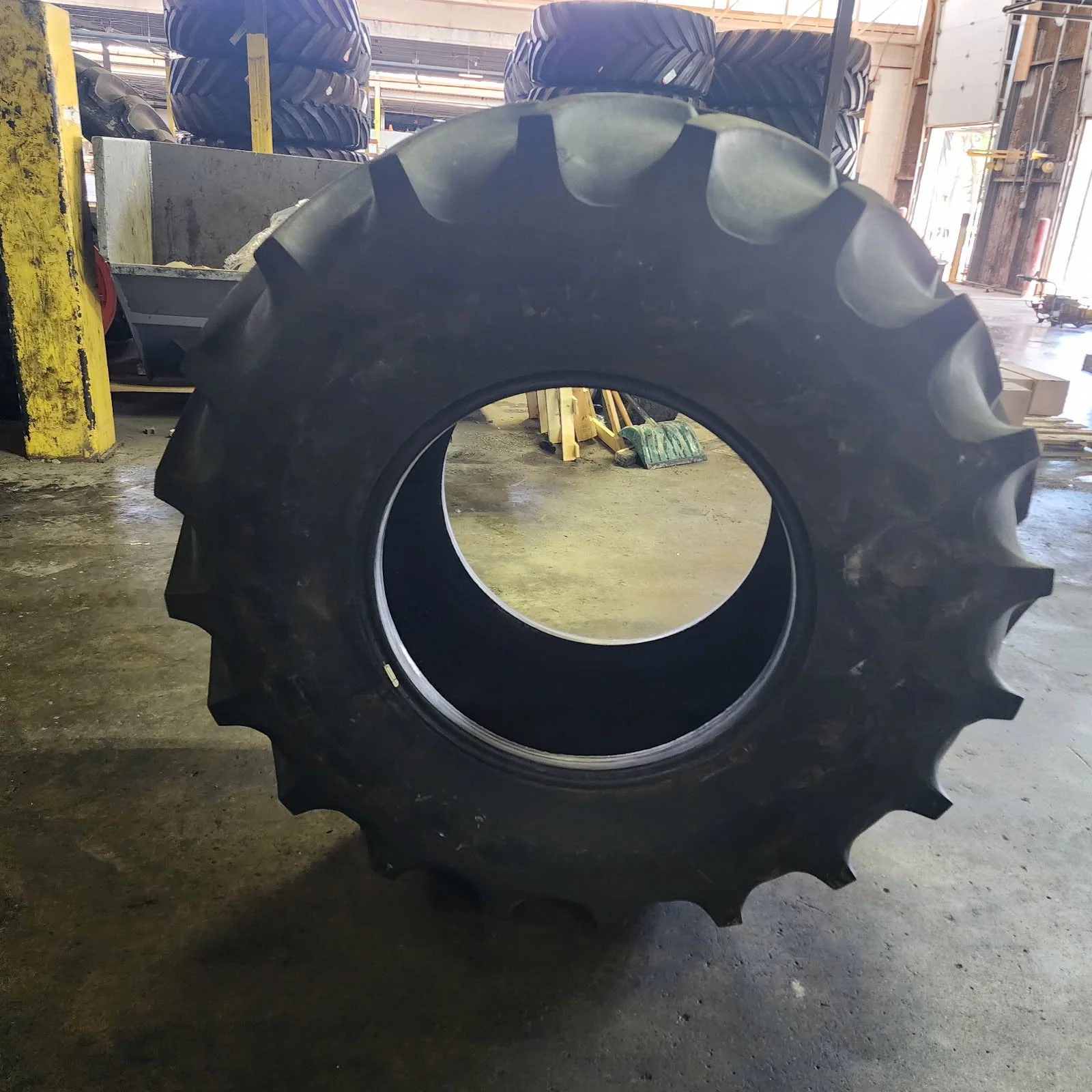 Used VF600/70R28 173B Firestone Radial All Traction Deep Tread TT R-1W 90-95%
