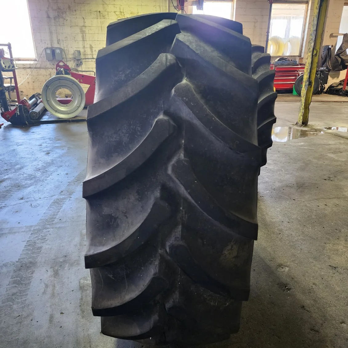 Used VF600/70R28 173B Firestone Radial All Traction Deep Tread TT R-1W 90-95% image 4