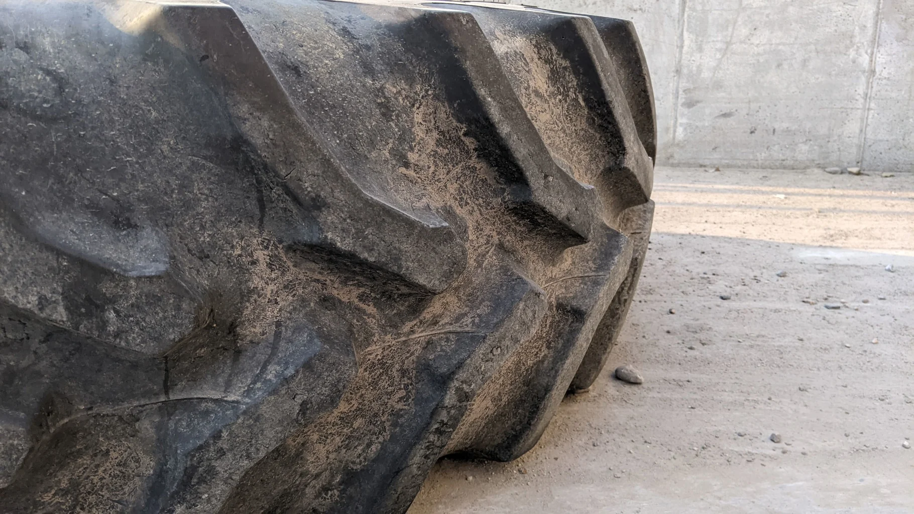 Used 520/85R38 155A8/B Goodyear Ultra Torque Radial DT712 R-1 TL 95% image 4