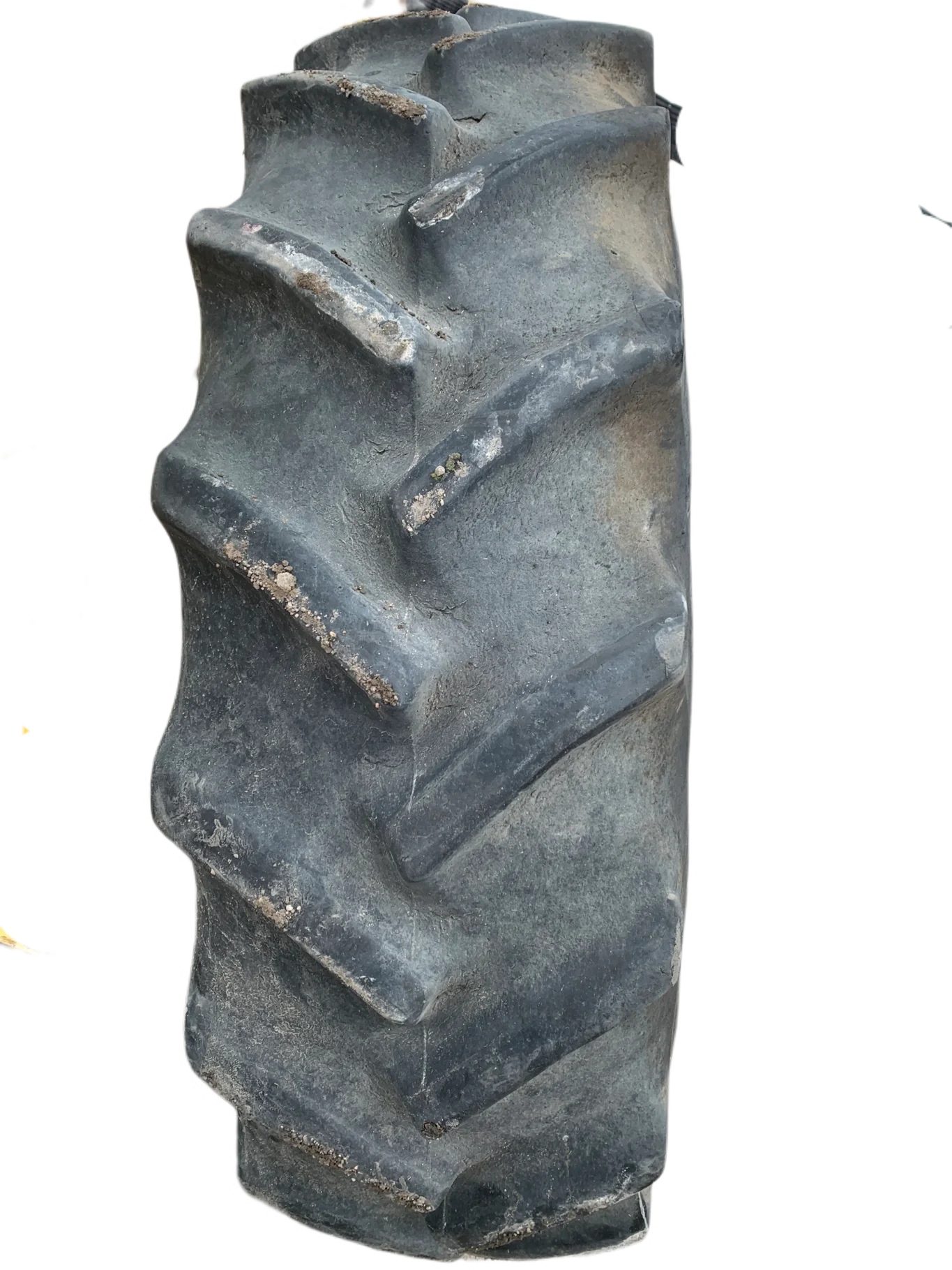 Used 420/85R34 Goodyear Super Traction Radial 65% (Stubble; Weathering Between Lugs; image 3
