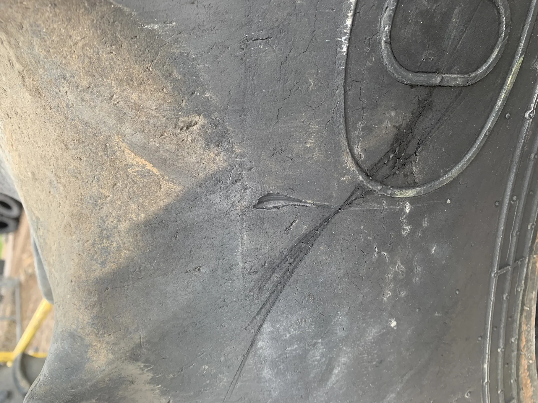 Used 420/85R34 Goodyear Super Traction Radial 65% (Stubble; Weathering Between Lugs; image 7
