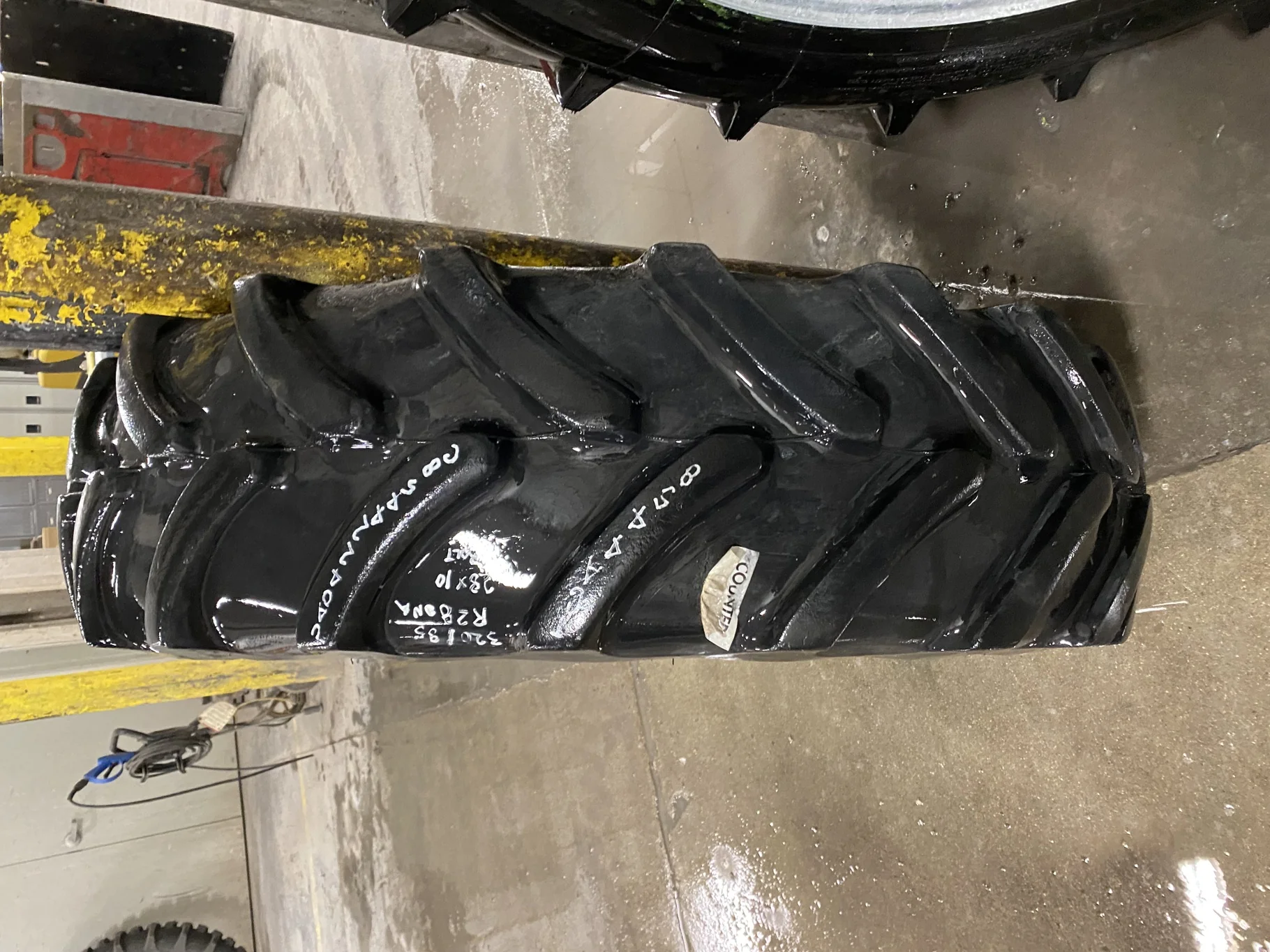 Used 320/85R28 124D Firestone Performer 85 Extra TL R-1W 60% image 2