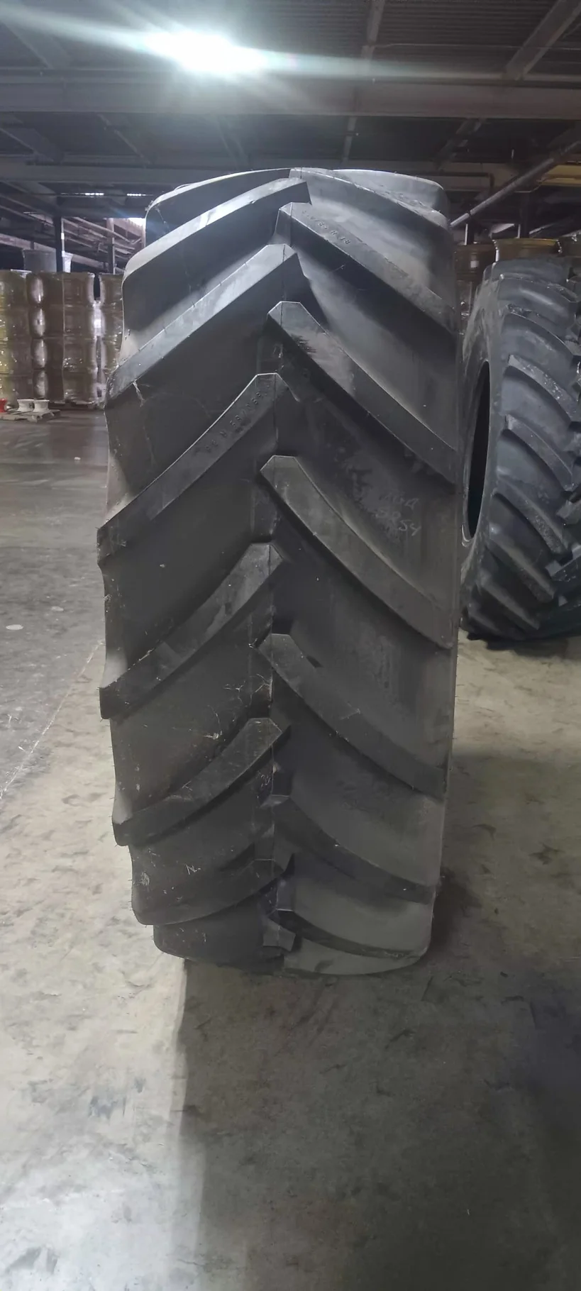 Take-Off 650/85R38 173D/176A8 Mitas SFT TL 98% image 2
