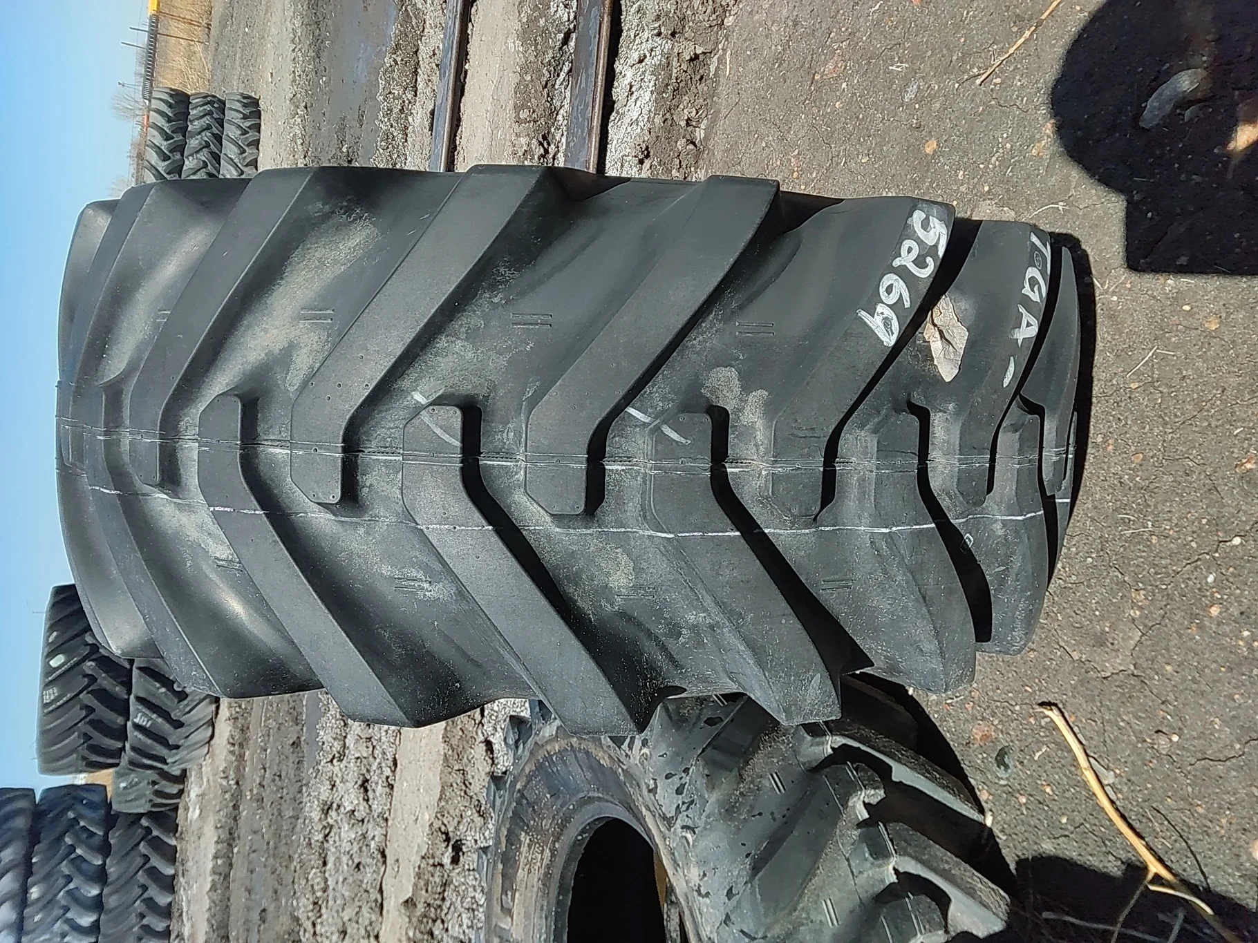 Used 12.5/70-16 Bridgestone Fast Grip(8Ply) 98% - Excellent Condition image 4