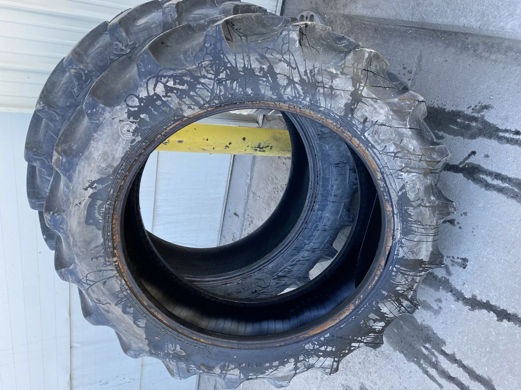 Used 380/80R38 Goodyear Super Traction Radial DT800 R-1W (142A8) 80% Lug Cuts Road Wear image 2
