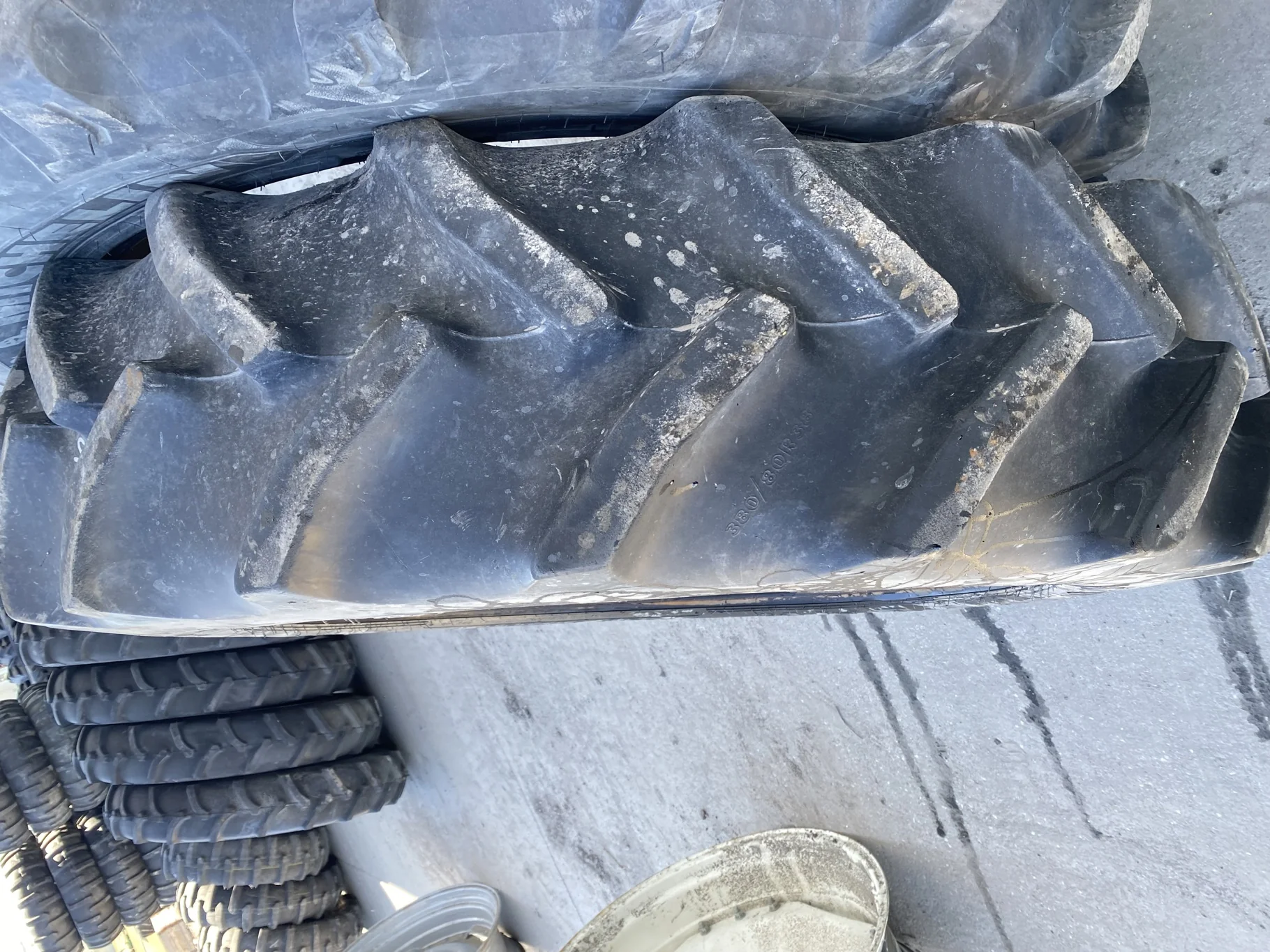 Used 380/80R38 Goodyear Super Traction Radial DT800 R-1W (142A8) 80% Lug Cuts Road Wear image 3