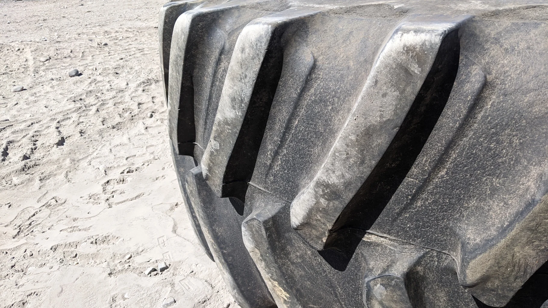 Used 650/85R38 Firestone Radial Deep Tread 23 R-1W 166D TL, 85% (Stubble, Road Wear) image 3