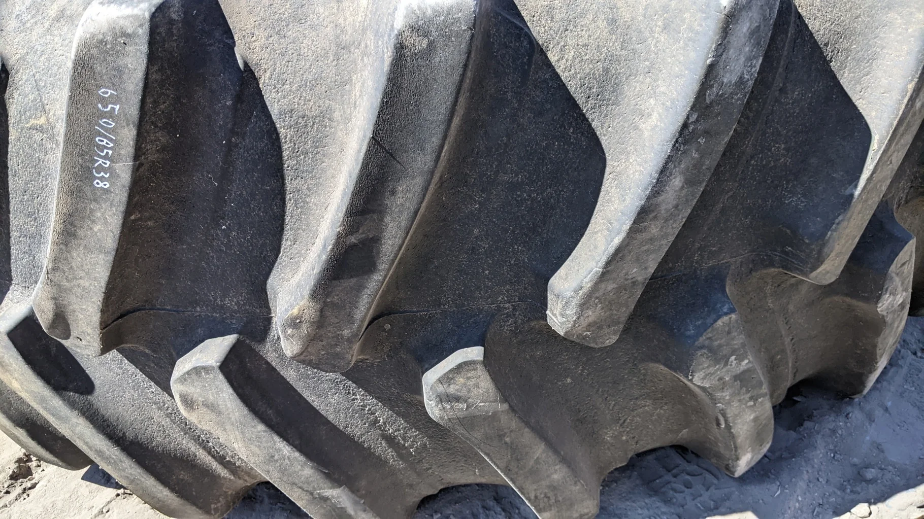 Used 650/85R38 Firestone Radial Deep Tread 23 R-1W 166D TL, 85% (Stubble, Road Wear) image 5