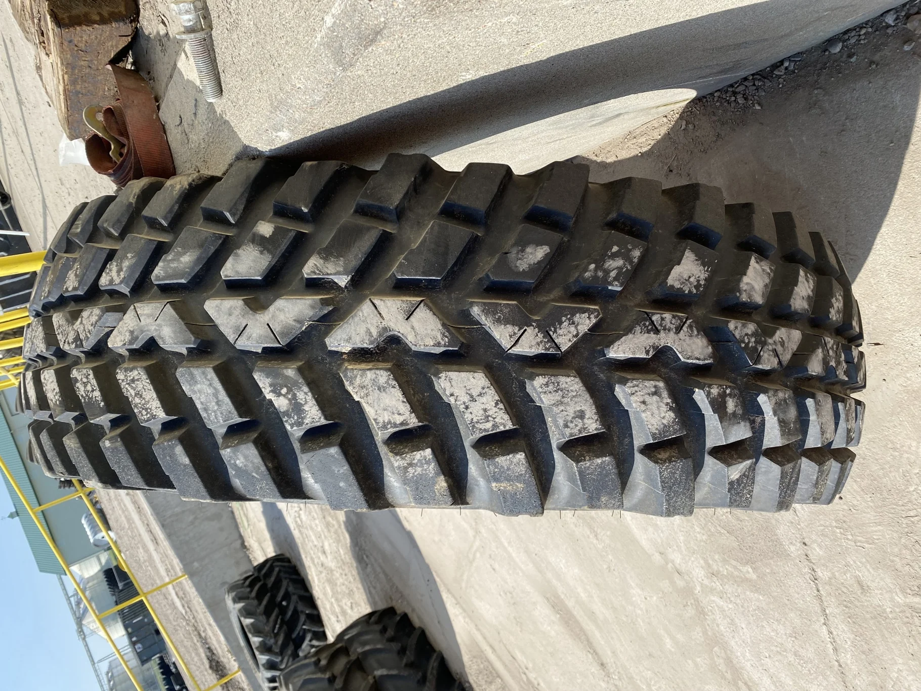 Used 480/80R34 Nokian Tri 2 (155D) TL 75% - Excellent Condition  _x000D_ (Lug Cuts, Lug Stubble, Cut image 4