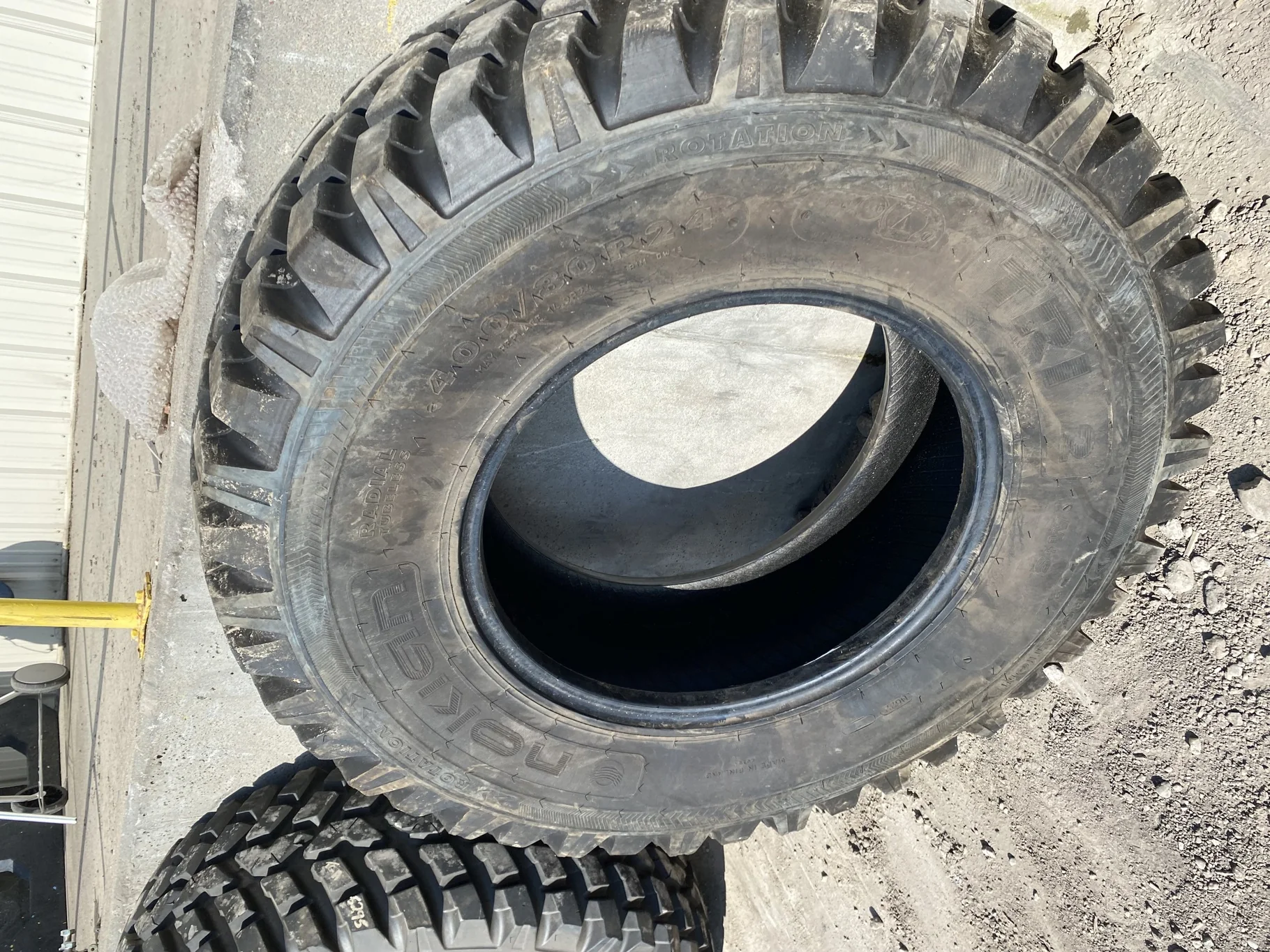 Used 400/80R24 Nokian TRI 2 80-Series (144D) TL 90% - Excellent Condition  _x000D_ (Lug Cuts, Lug St image 2