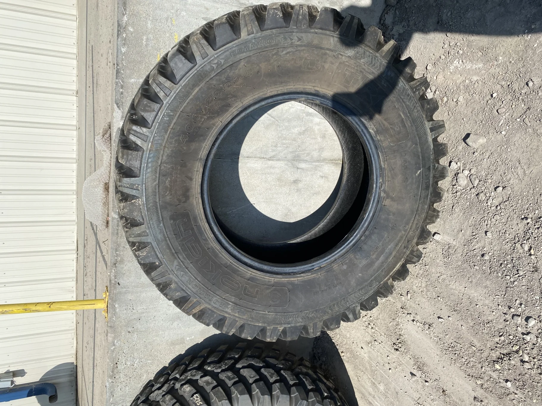 Used 400/80R24 Nokian TRI 2 80-Series (144D) TL 90% - Excellent Condition  _x000D_ (Lug Cuts, Lug St image 3