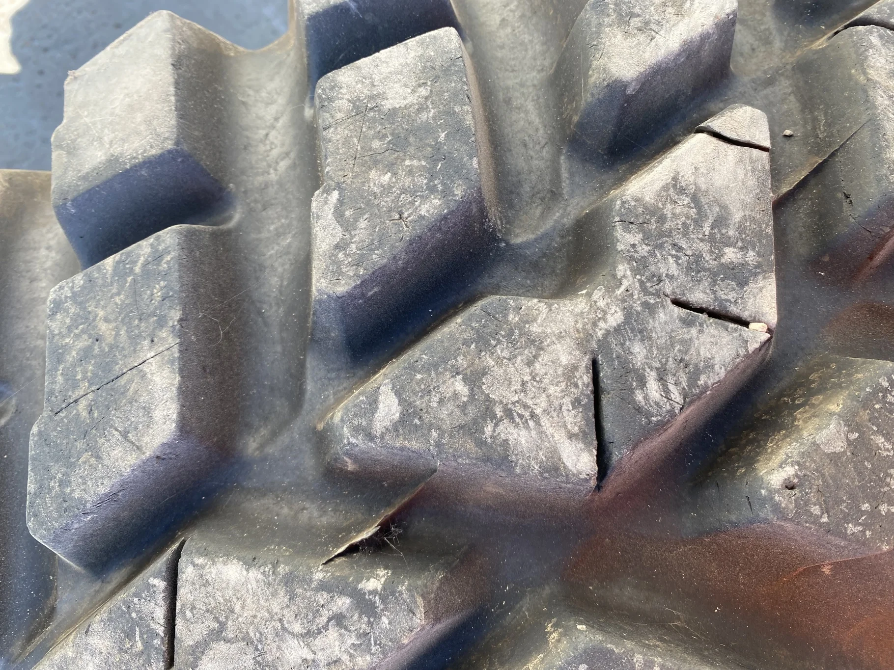 Used 400/80R24 Nokian TRI 2 80-Series (144D) TL 90% - Excellent Condition  _x000D_ (Lug Cuts, Lug St image 7