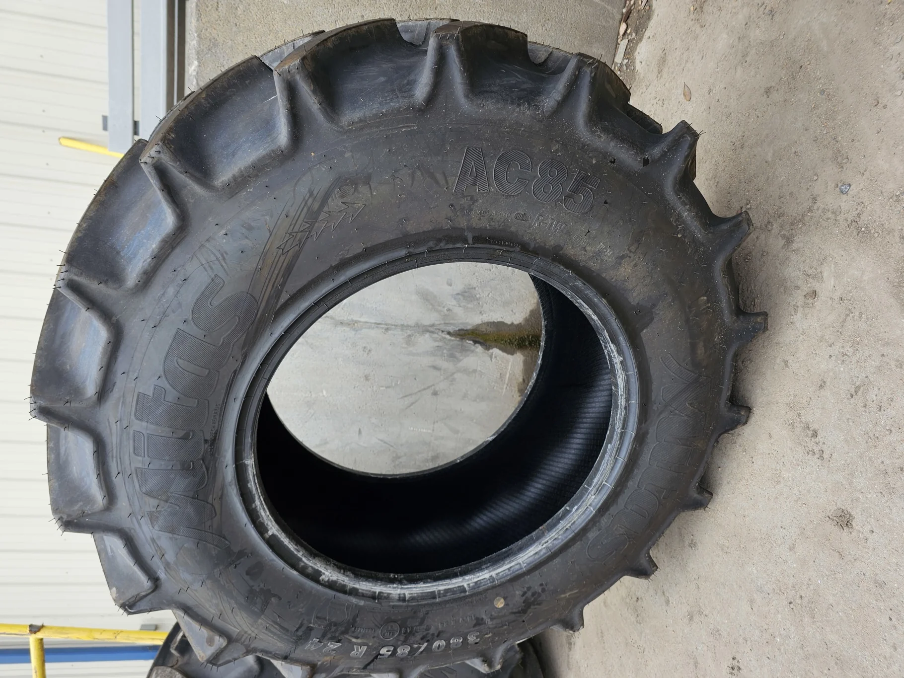 Take-Off 380/85R24 (14.9R24) Mitas AC85 (131A8/131B) TL - Excellent Condition