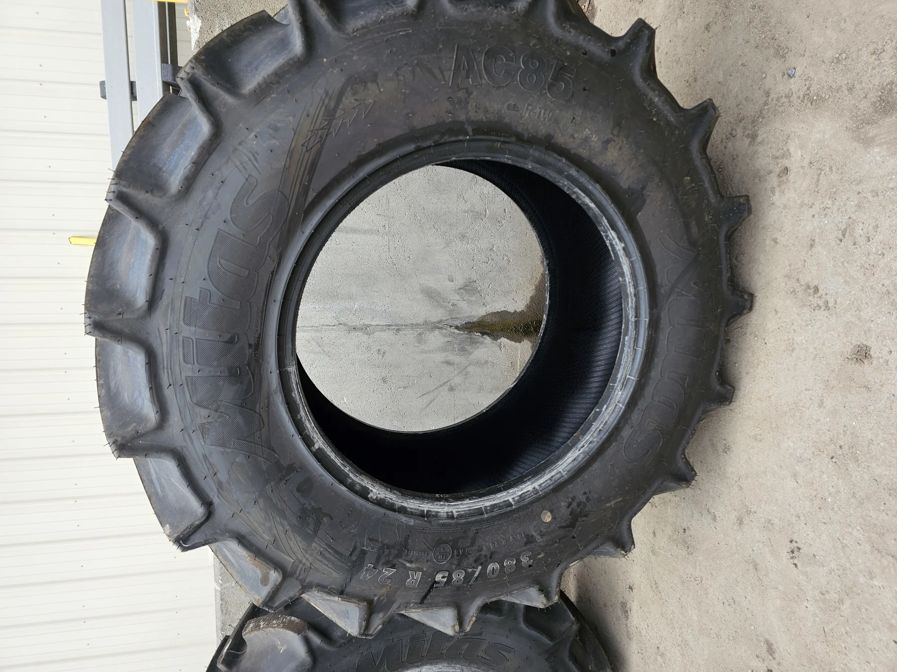 Take-Off 380/85R24 (14.9R24) Mitas AC85 (131A8/131B) TL - Excellent Condition image 2