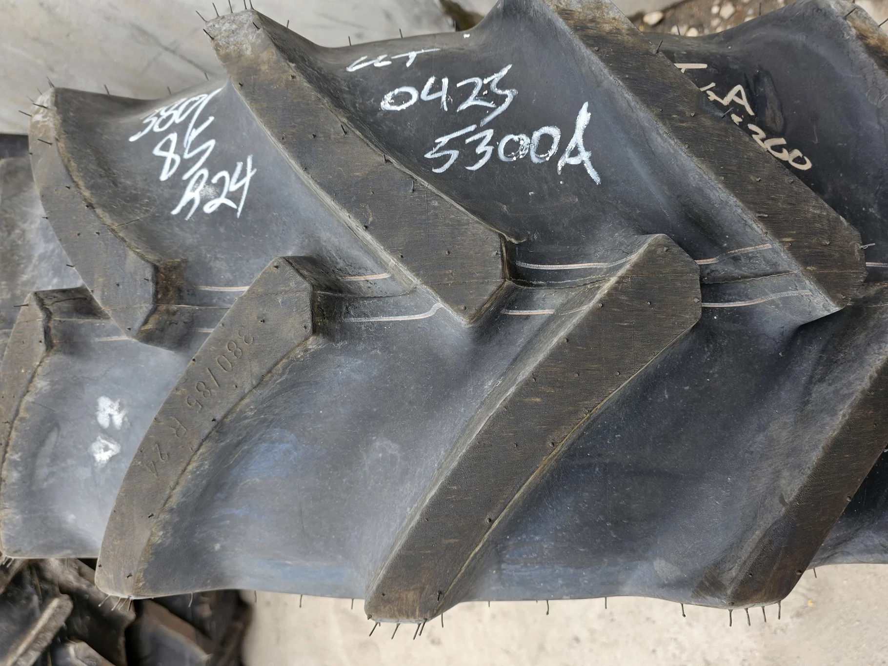 Take-Off 380/85R24 (14.9R24) Mitas AC85 (131A8/131B) TL - Excellent Condition image 3
