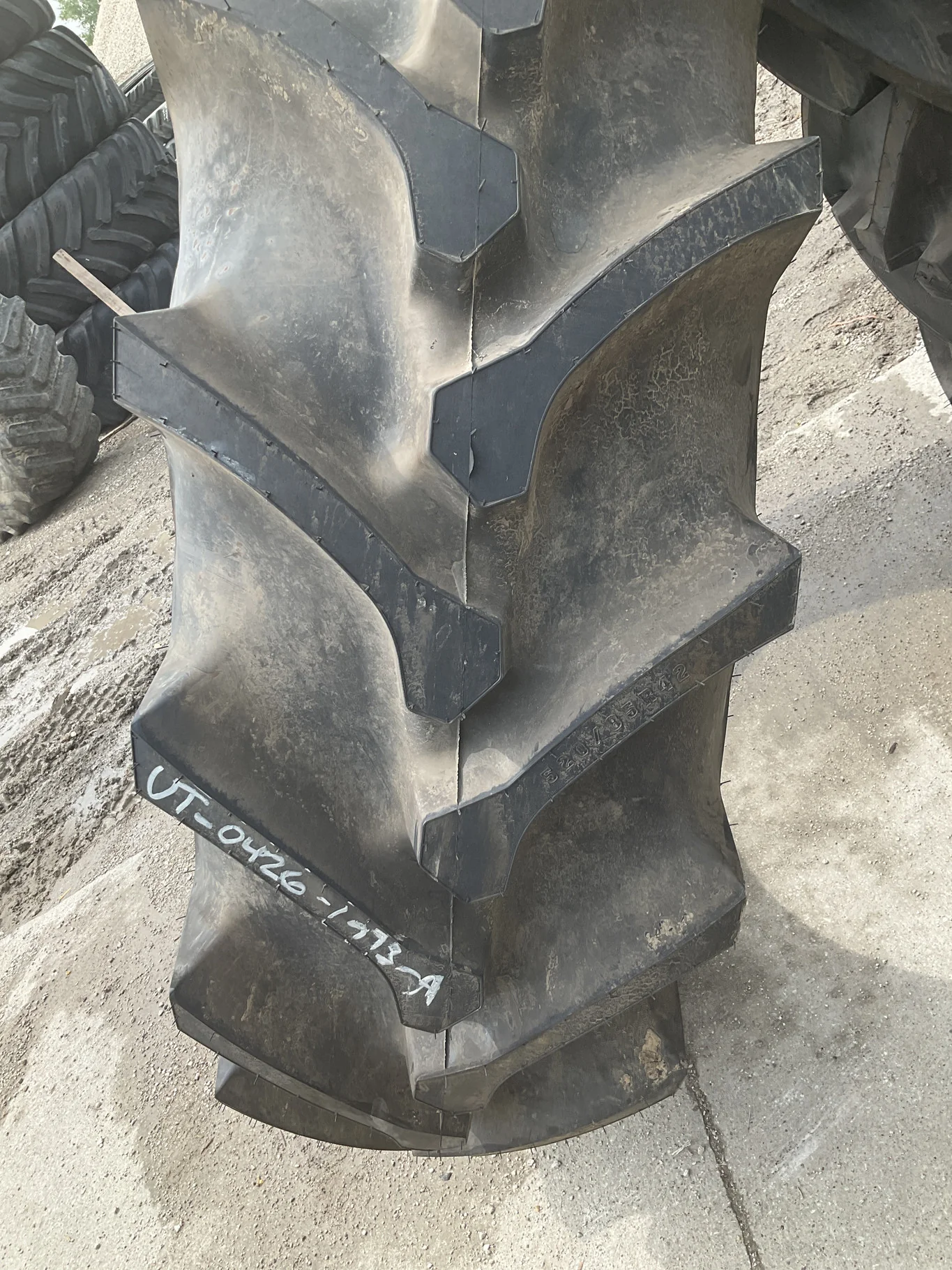 Take-Off IF520/85R42 169B Firestone Radial Champion Spade Grip TL R-2 95-100% image 2
