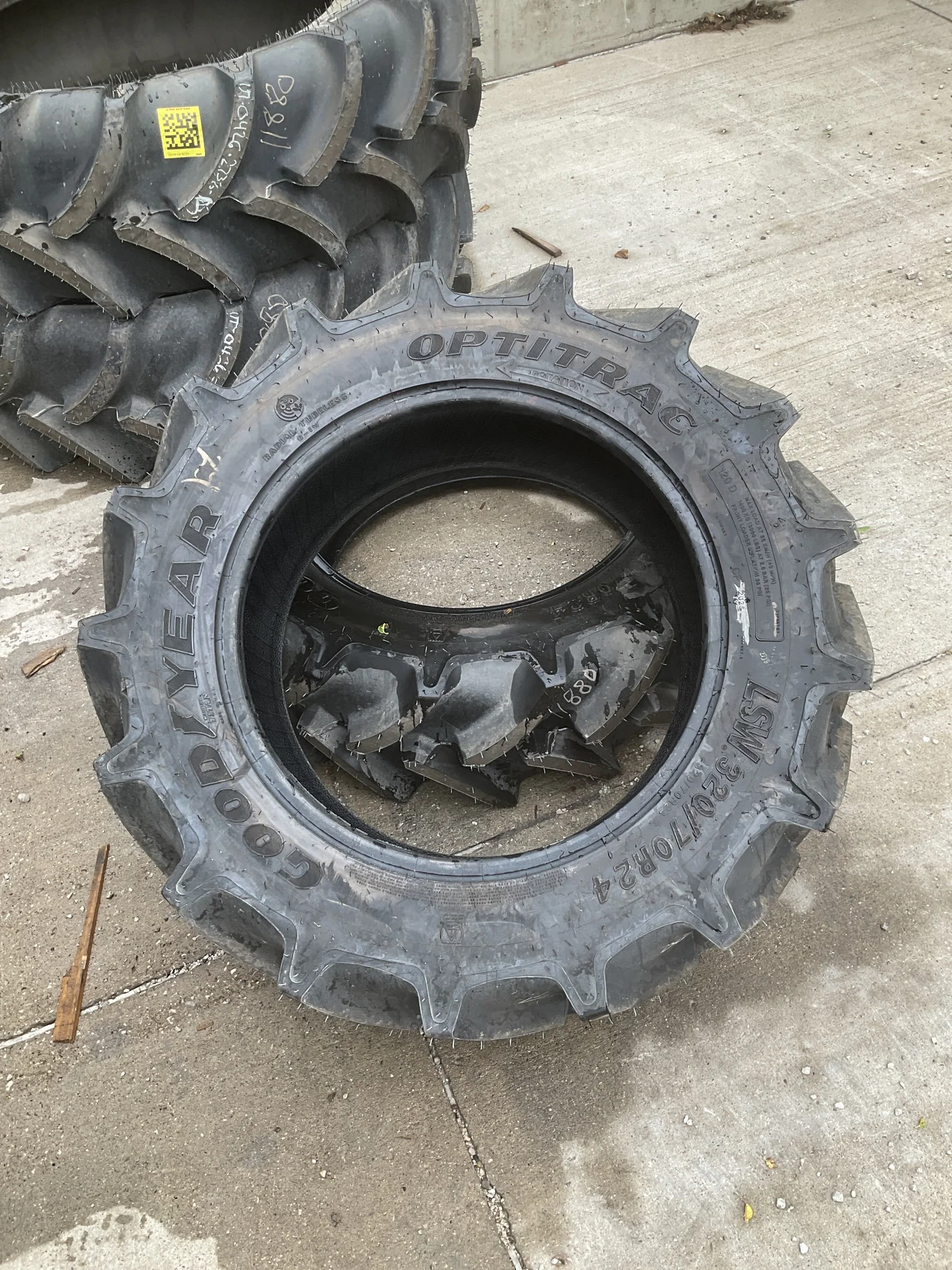 Take-Off LSW320/70R24 120D Goodyear Optitrac TL R-1W 95-100%