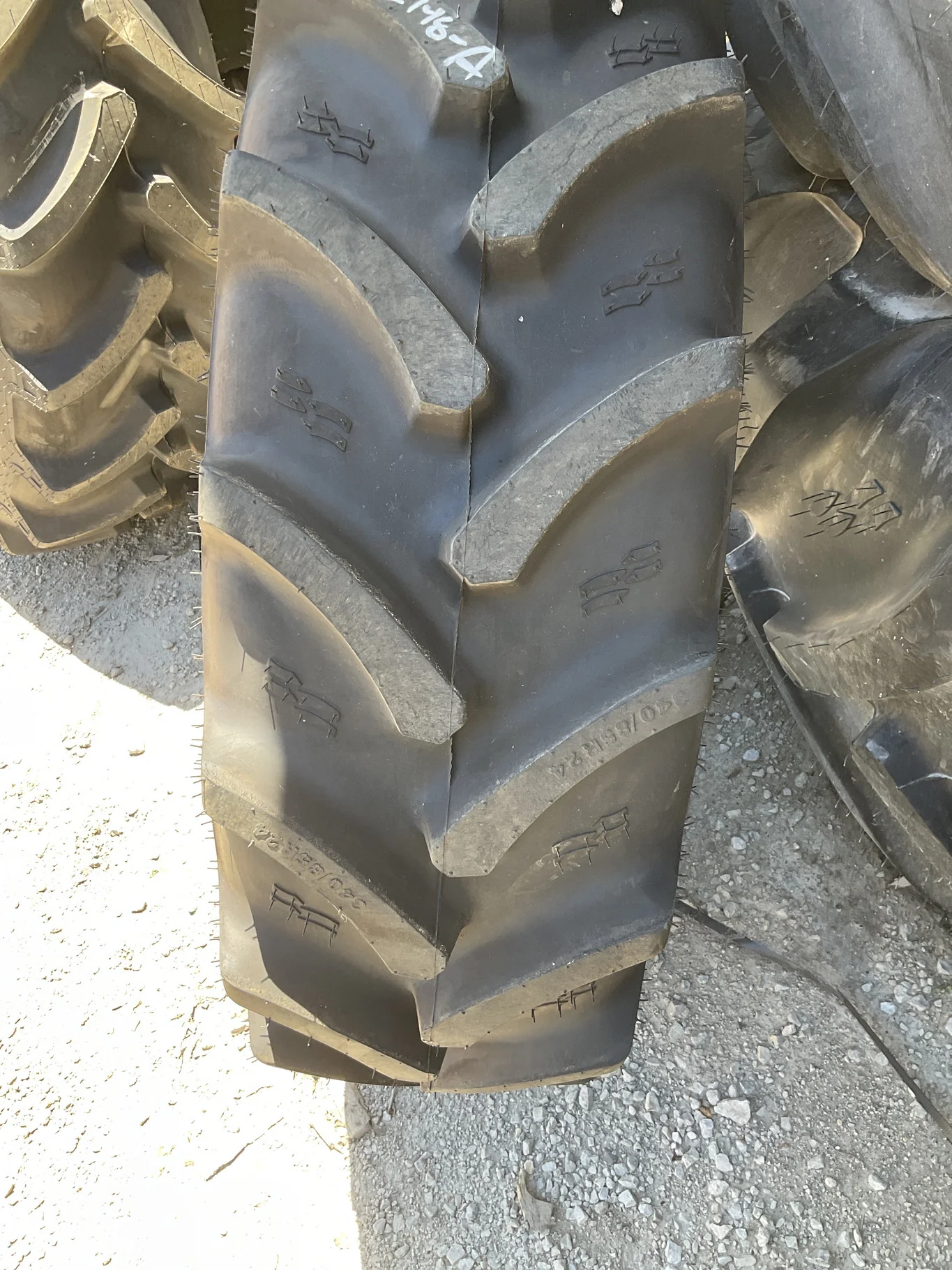 Used 340/85R24 125A8 Alliance FarmPro II TL R-1W 90-95% image 2