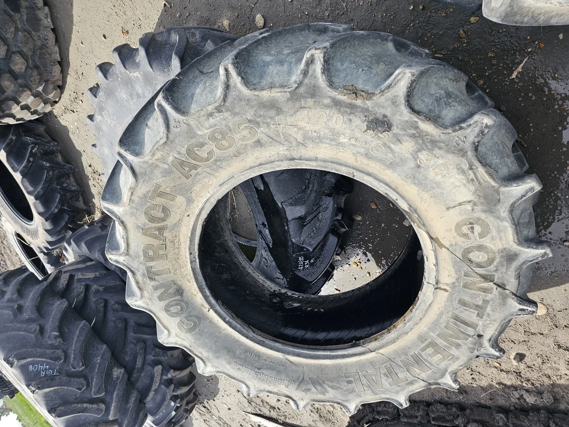 Used 420/85R30 Continental Contract TR85 R-1W (140A8/137B) 75% - Road wear on lugs image 2