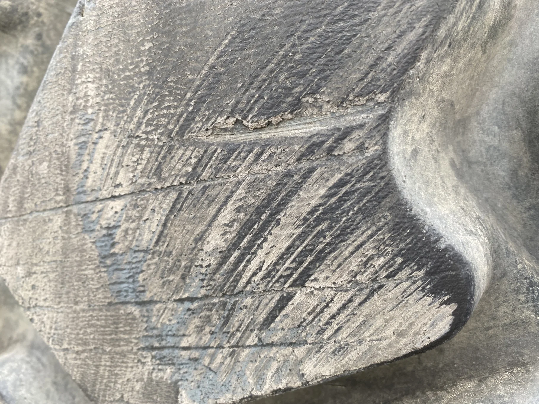 Used 23.5R25 Michelin E3 XADN+  90% _x000D_ 185B  _x000D_ (Lug Cuts, Sidewall Cuts, Cuts Between Lu image 4
