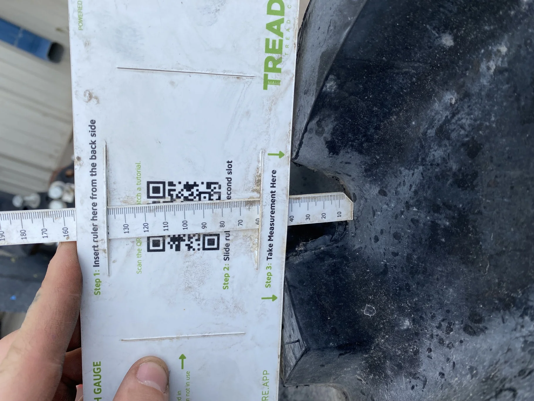 Used 16.9-30 Carlisle CSL24 R-1 D(8Ply) TT 95% - lug cut image 4