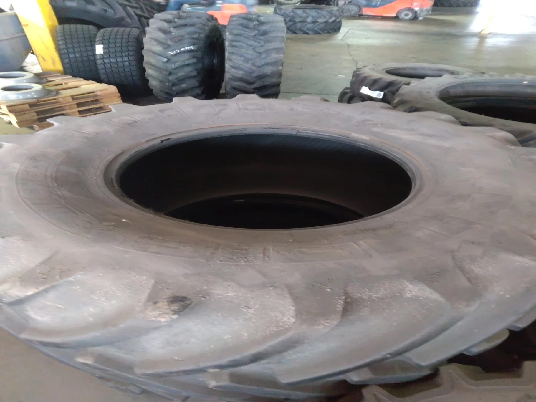 Used IF800/70R38 179D Michelin AxioBib R-1W TL 85%