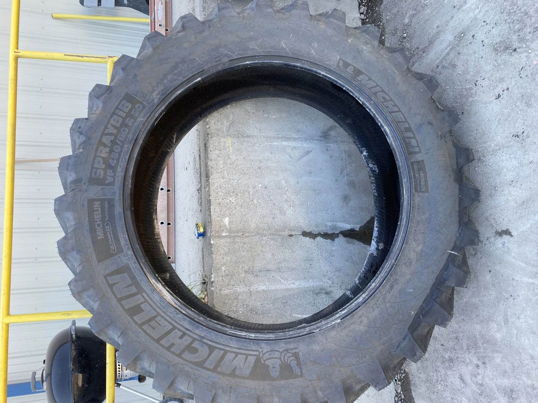 Take-Off VF480/80R50 Michelin SprayBib R-1W 179D TL - Excellent Condition   (Lug Cuts) image 2