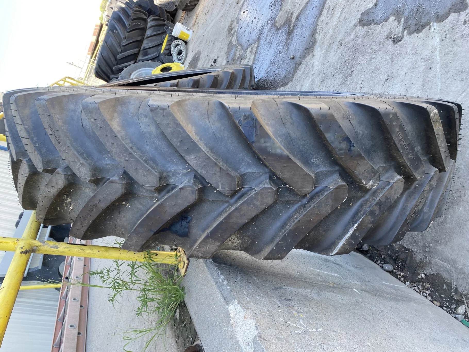 Take-Off VF480/80R50 Michelin SprayBib R-1W 179D TL - Excellent Condition   (Lug Cuts) image 3
