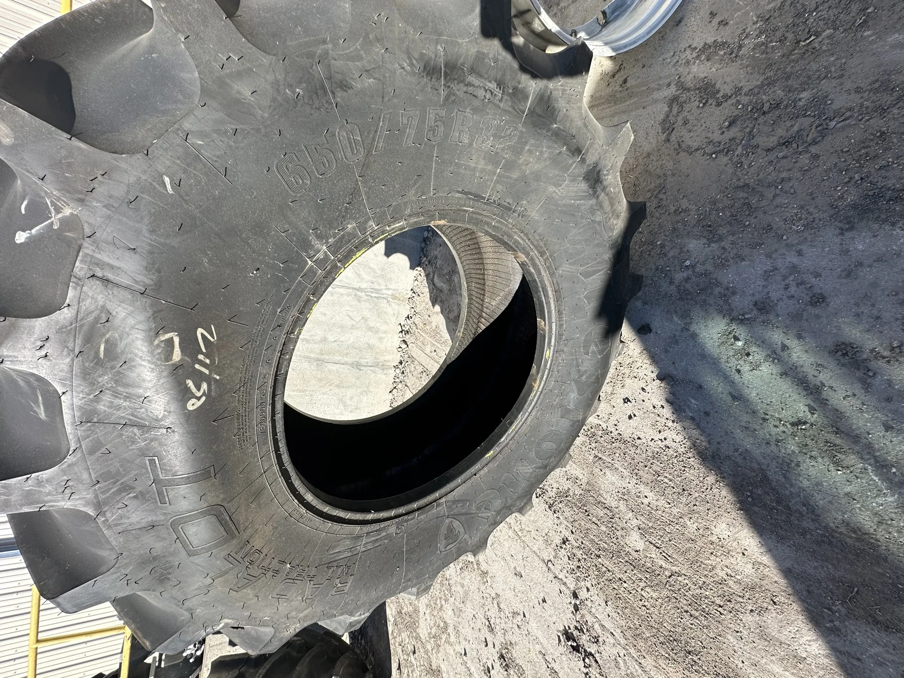 Take-Off 650/75R32 Firestone RAT DT R1W 172D TL (Slight Lug Stubble)