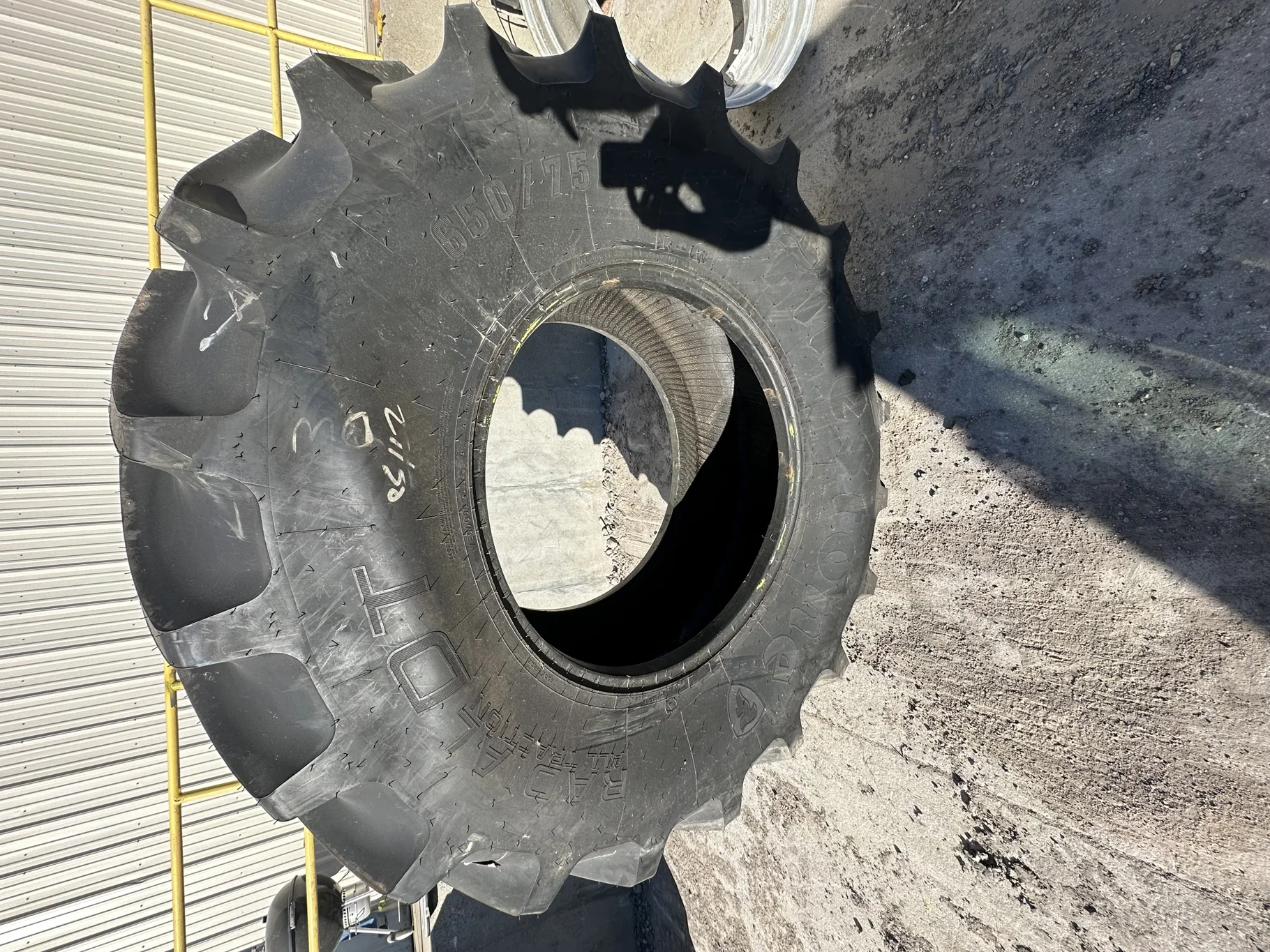 Take-Off 650/75R32 Firestone RAT DT R1W 172D TL (Slight Lug Stubble) image 2