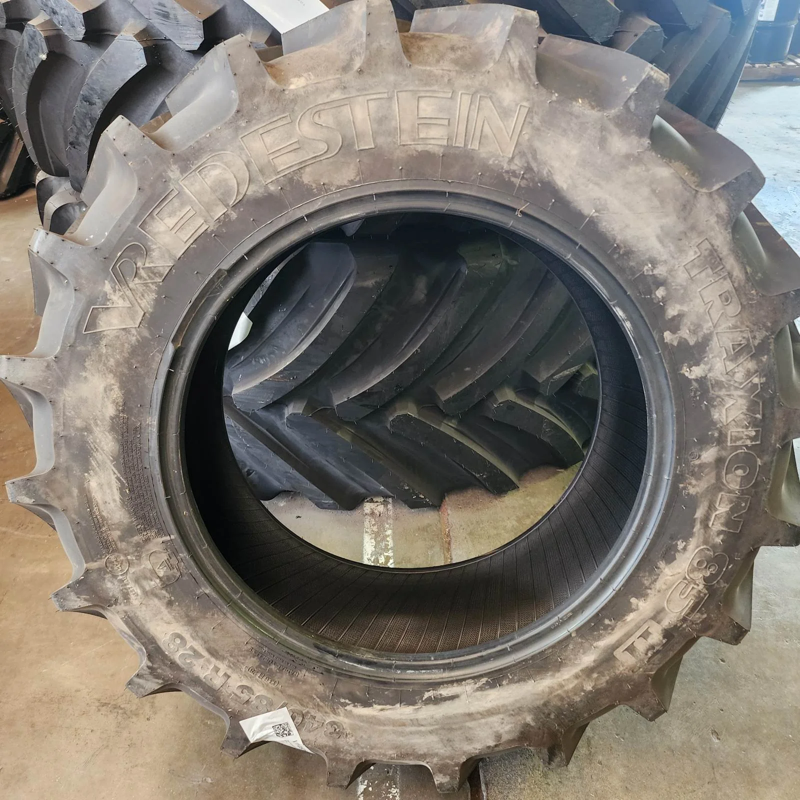 Take-Off 340/85R28 127A8 Vredestein Traxion 85II TL R-1 95-100% image 2
