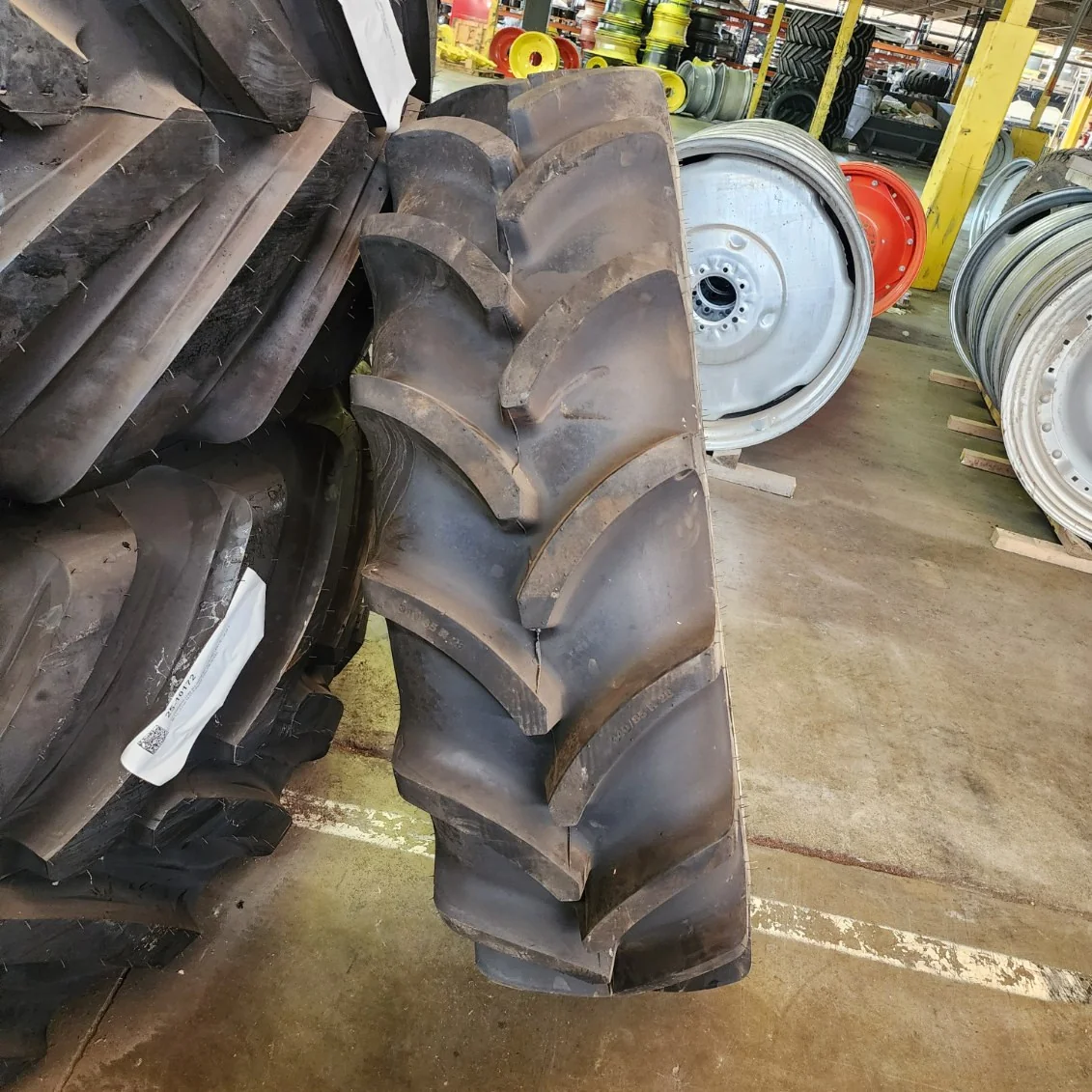 Take-Off 340/85R28 127A8 Vredestein Traxion 85II TL R-1 95-100% image 4