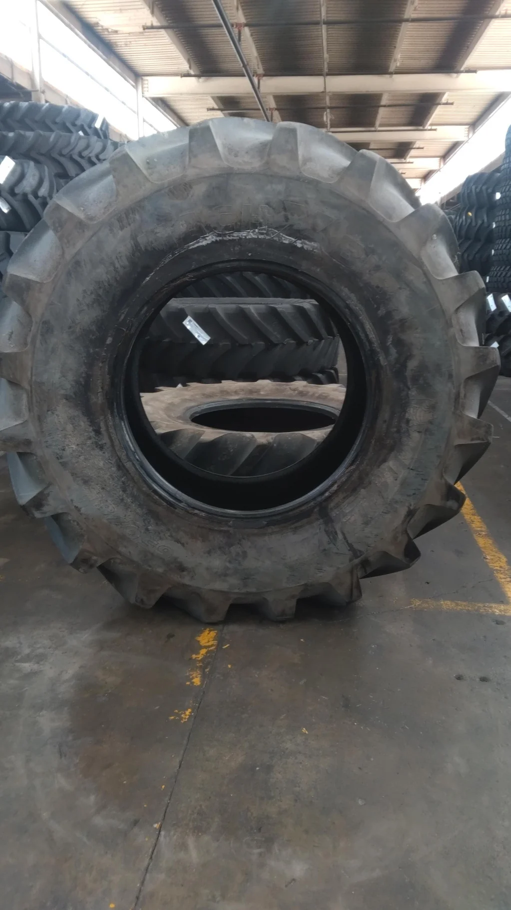 Take-Off 650/85R38 173A8/173B Michelin MachXBib R-1W TL 95-100% image 3