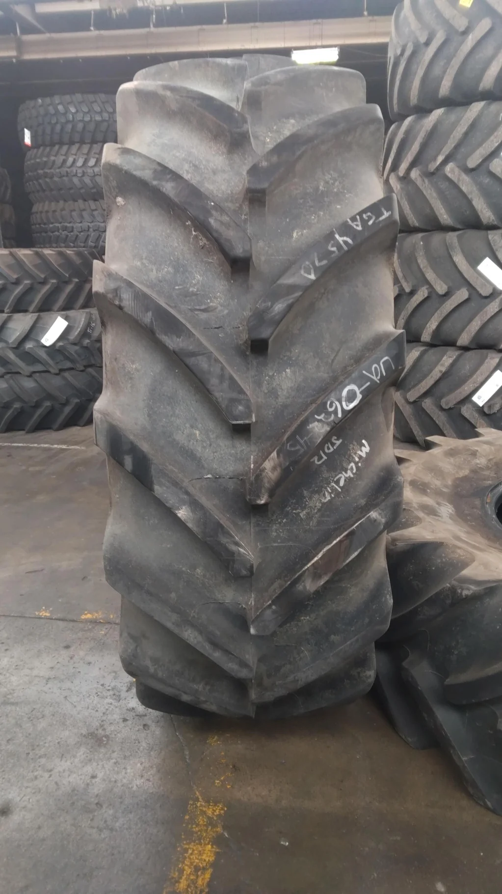 Take-Off 650/85R38 173A8/173B Michelin MachXBib R-1W TL 95-100% image 6
