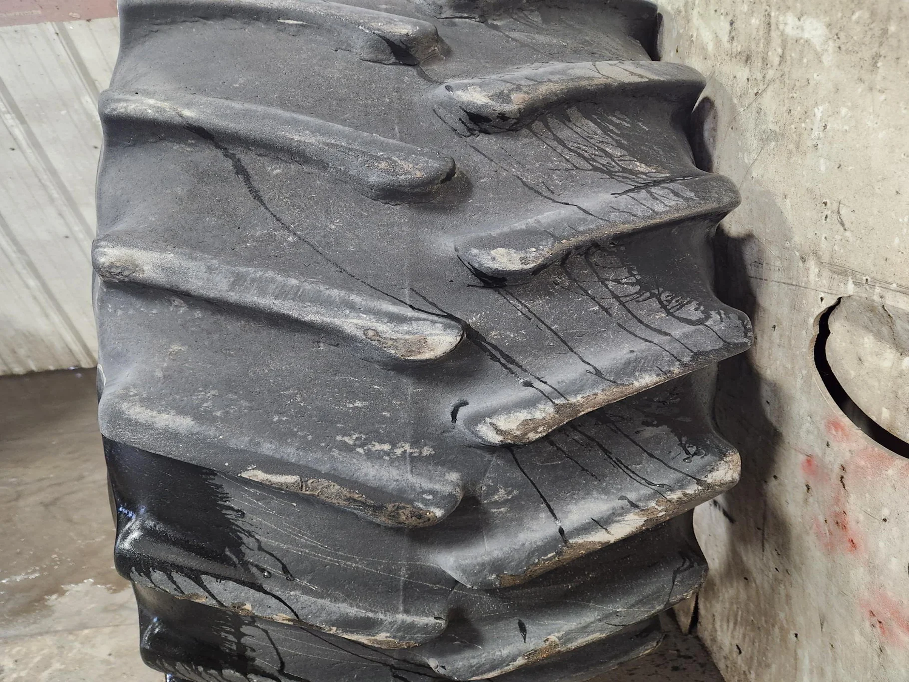Used 20.8R42 155B Firestone Radial 23 TL R-1 55% image 3