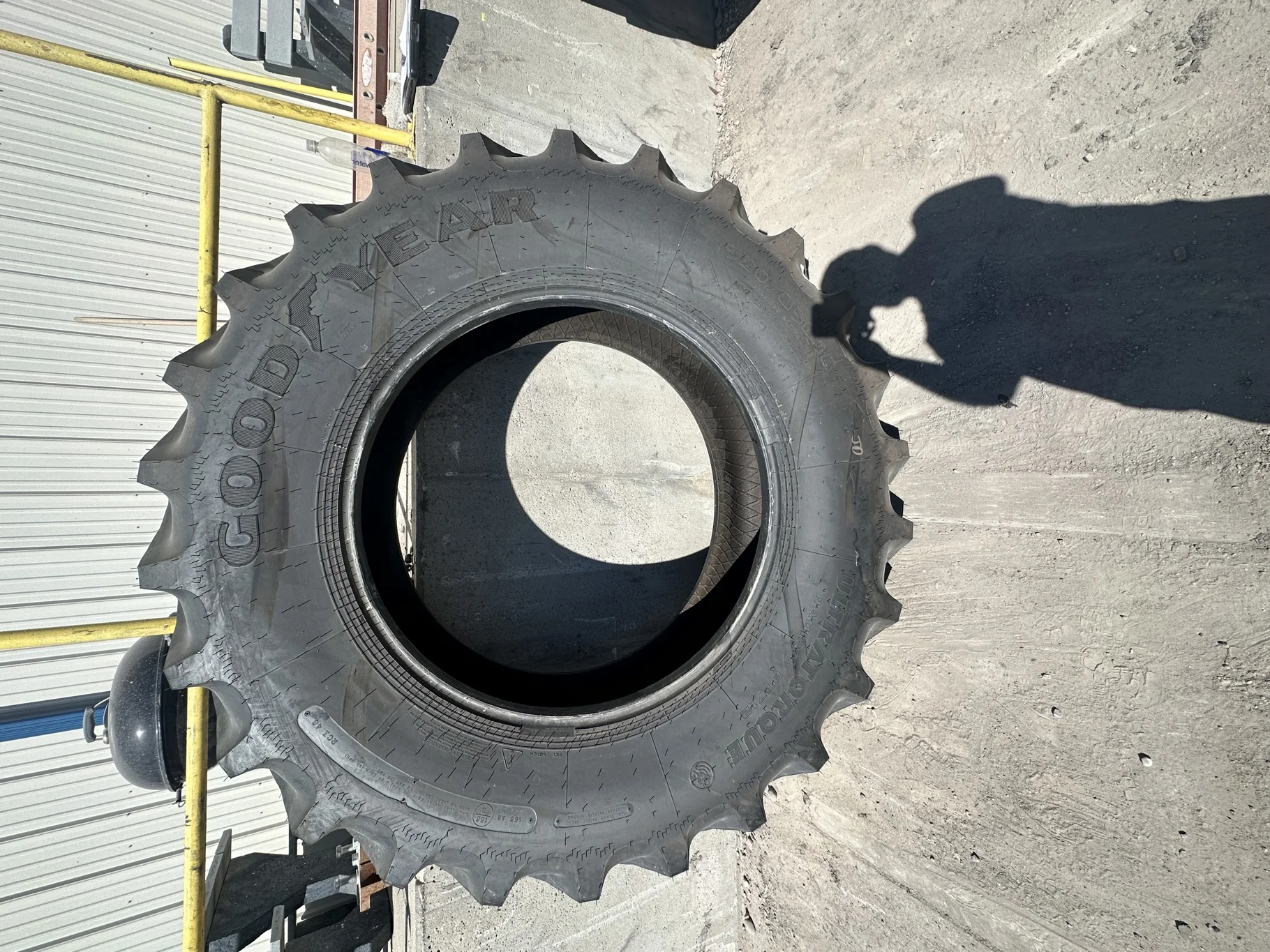 Take-Off 520/85R38 Goodyear UltraTorque R-1 155B TL - Excellent Condition image 2