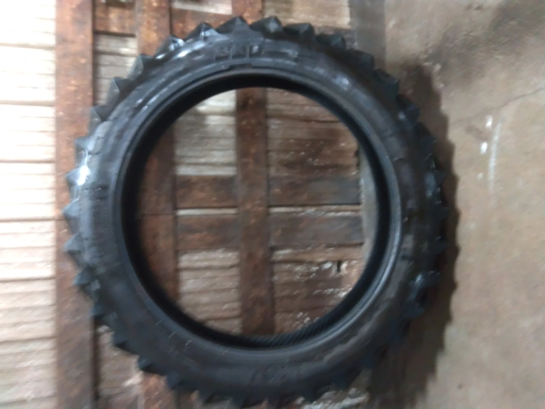 Used 320/90R50 (12.4R50) 150A8 BKT Agrimax RT945 R-1 TL 80%