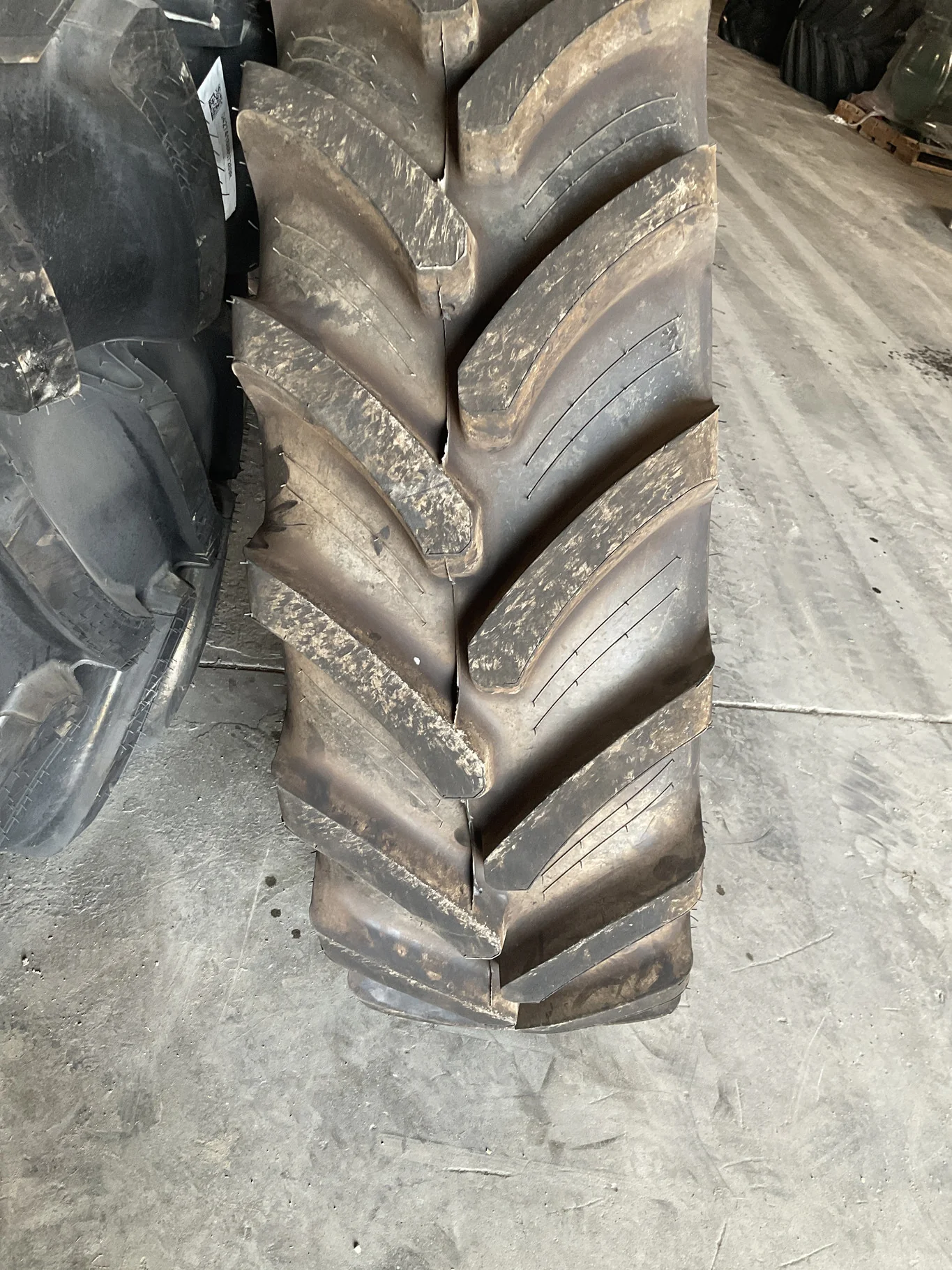 Take-Off 420/85R34 147D Firestone MaxiTraction TL R-1W 95-100% image 3