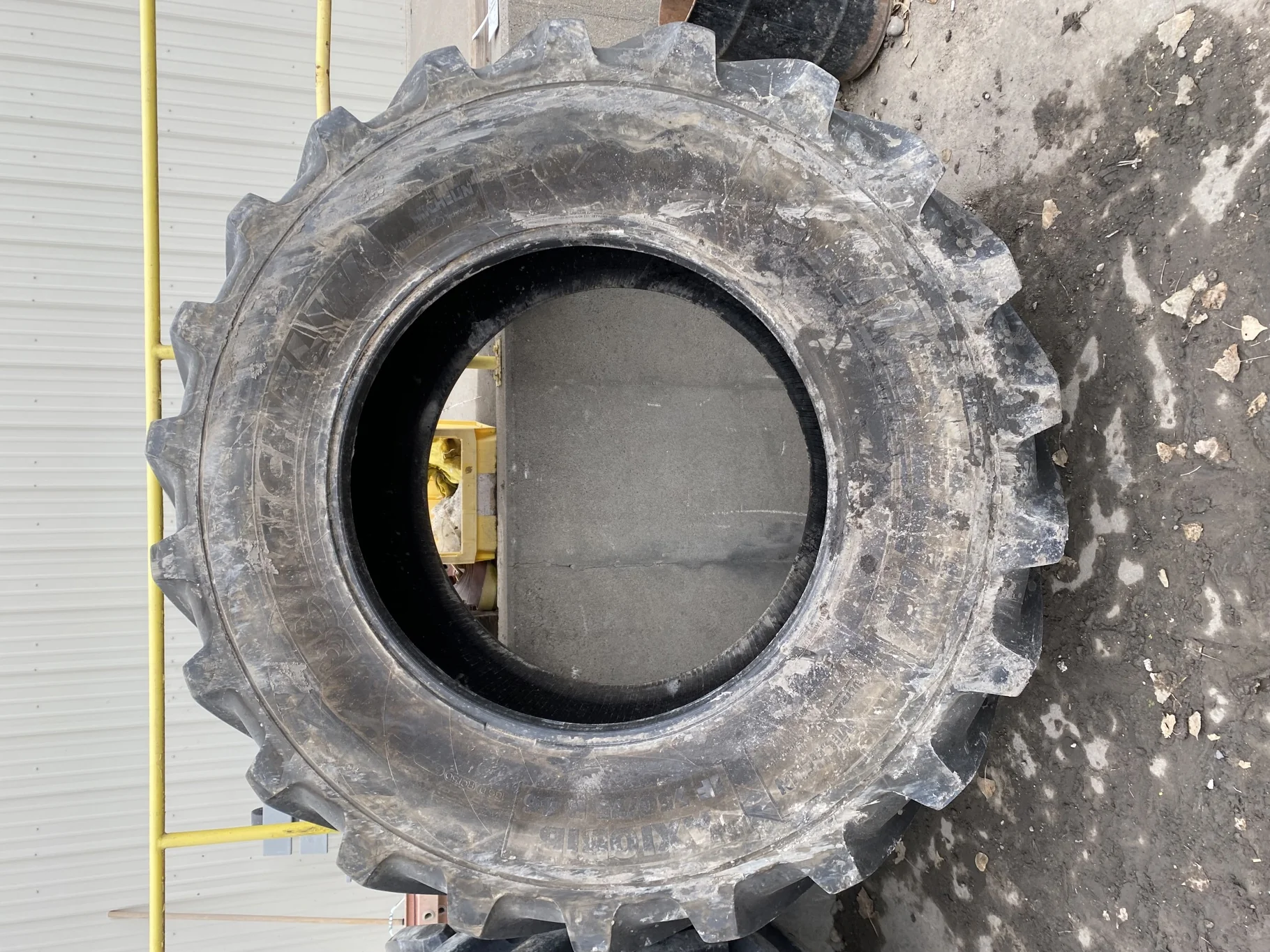Used IF750/75R46 Michelin AxioBib R-1W (186D) TL 90% Sidewall Cuts, Lug Cuts)
