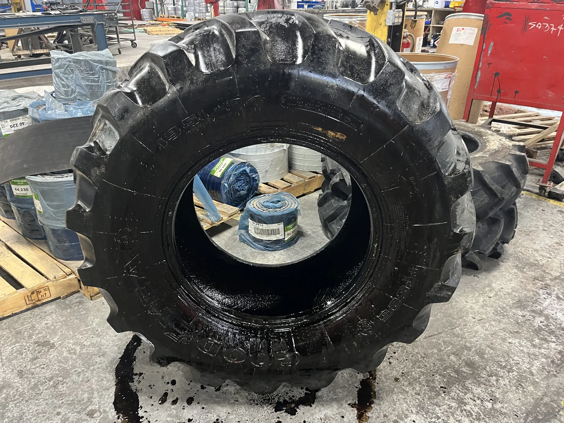 Used 19.5L-24 146A8 Goodyear IT525 TL R-4 75-80% image 4