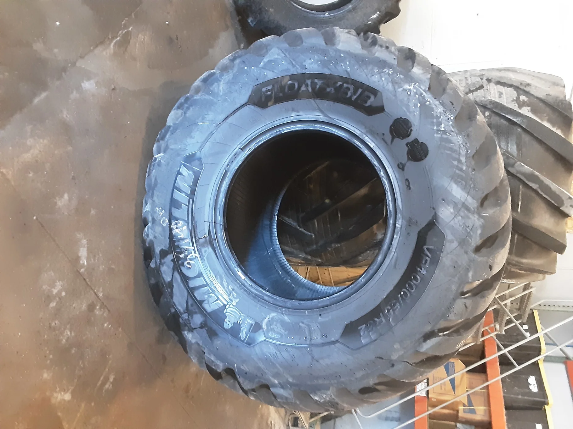 TAKE-OFF VF1000/55R32 Michelin FloatXBib 197D/193E TL image 2