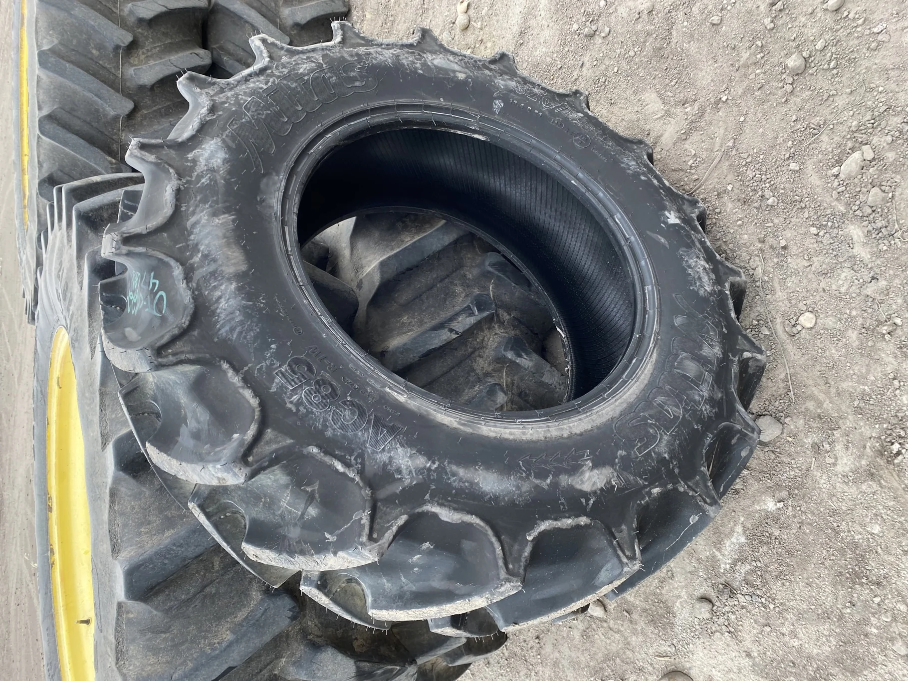 Take-Off 320/85R24 (12.4R24) Mitas AC85 122A8/122B TL - Excellent Condition image 2