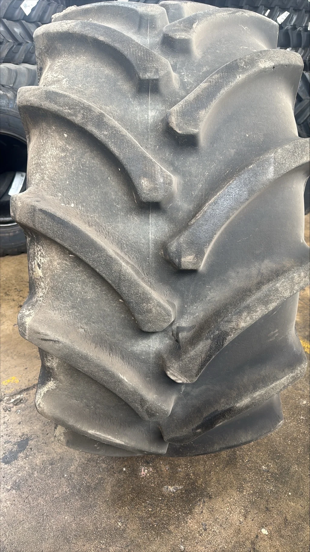 Used 750/65R26 169B FIRESTONE RADIAL ALL TRACTION DT TL R-1W 75% image 11