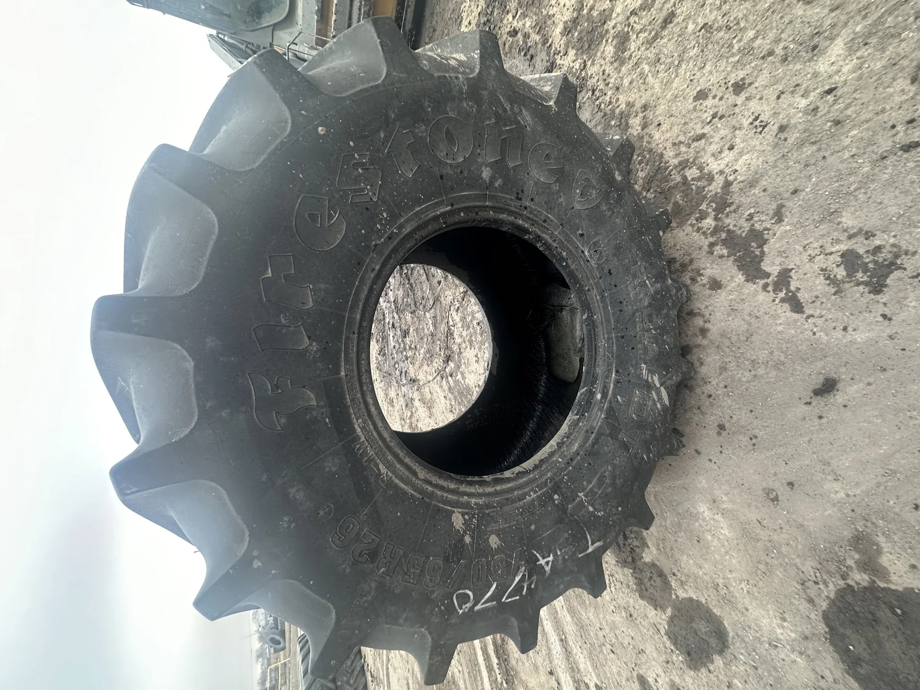 Used 750/65R26 169B FIRESTONE RADIAL ALL TRACTION DT TL R-1W 75% image 2